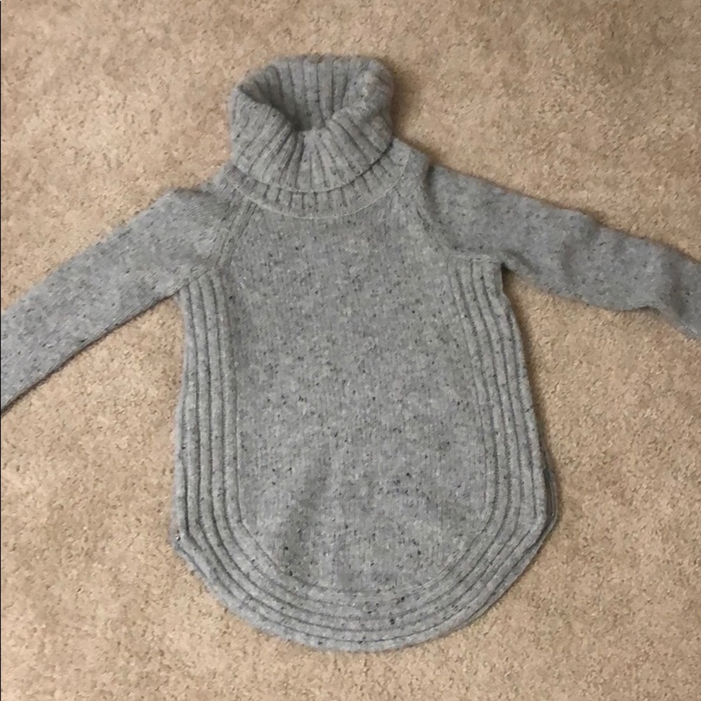 Grey Loose Fit Turtleneck (Size SM)